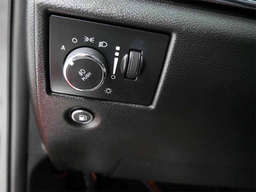 used 2021 Jeep Grand Cherokee car, priced at $21,991