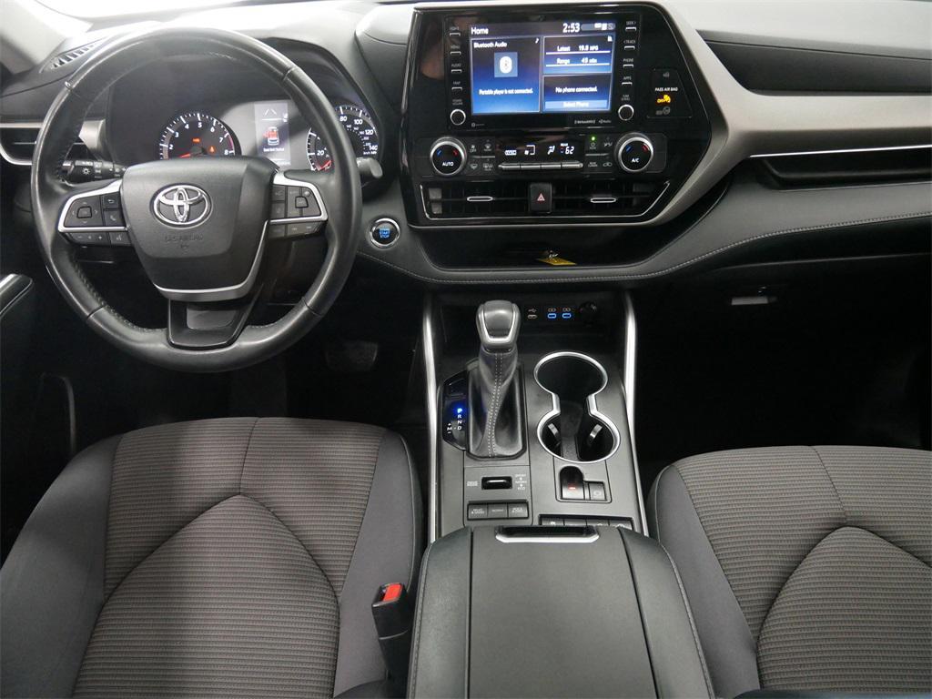 used 2022 Toyota Highlander car, priced at $35,991