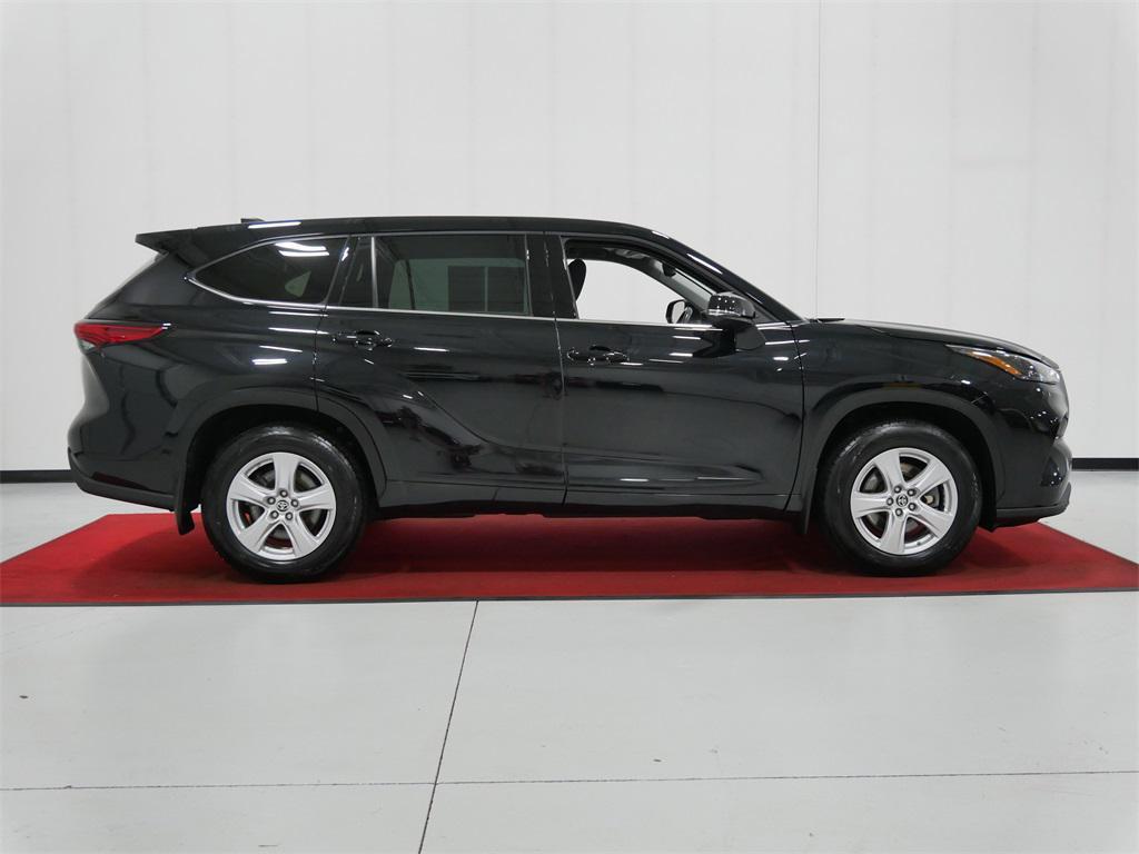used 2022 Toyota Highlander car, priced at $35,991