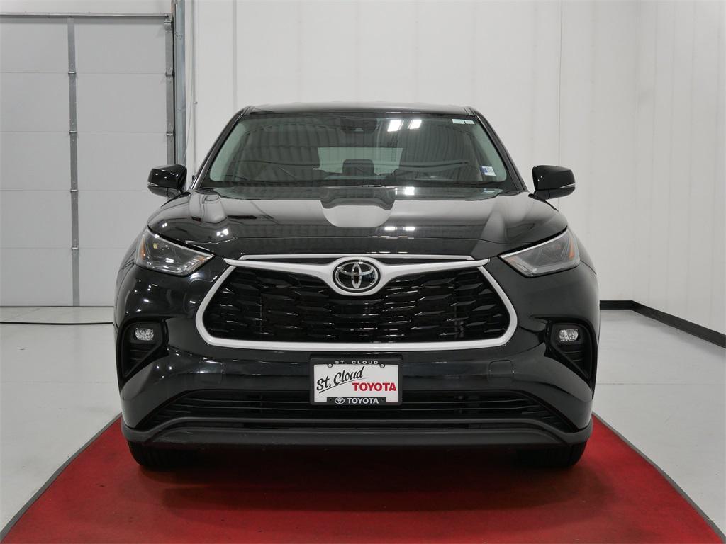 used 2022 Toyota Highlander car, priced at $35,991