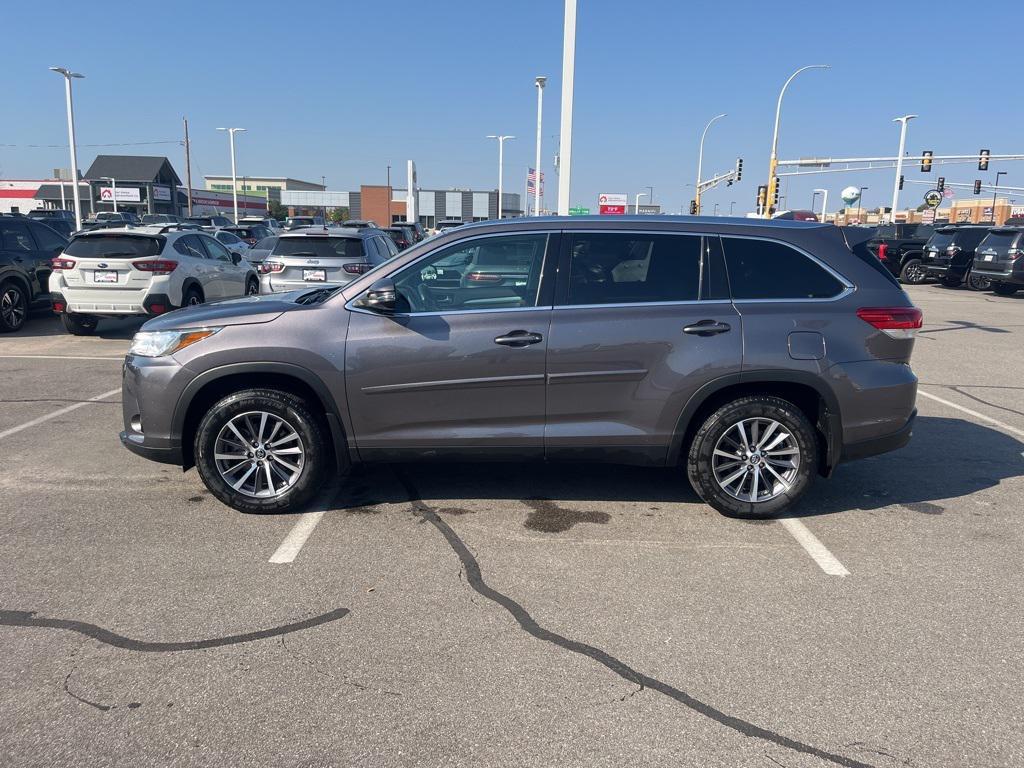 used 2019 Toyota Highlander car, priced at $28,991