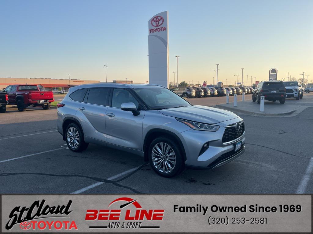 used 2023 Toyota Highlander car, priced at $43,991