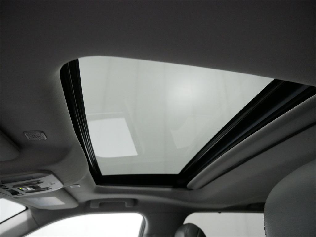 used 2023 Toyota Highlander Hybrid car, priced at $29,991