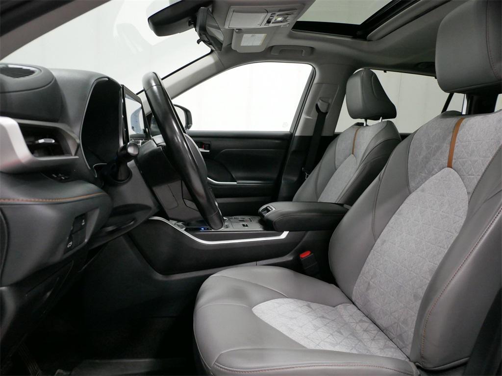 used 2023 Toyota Highlander Hybrid car, priced at $29,991
