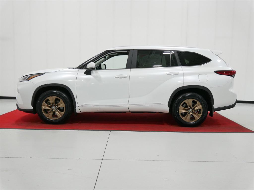 used 2023 Toyota Highlander Hybrid car, priced at $29,991