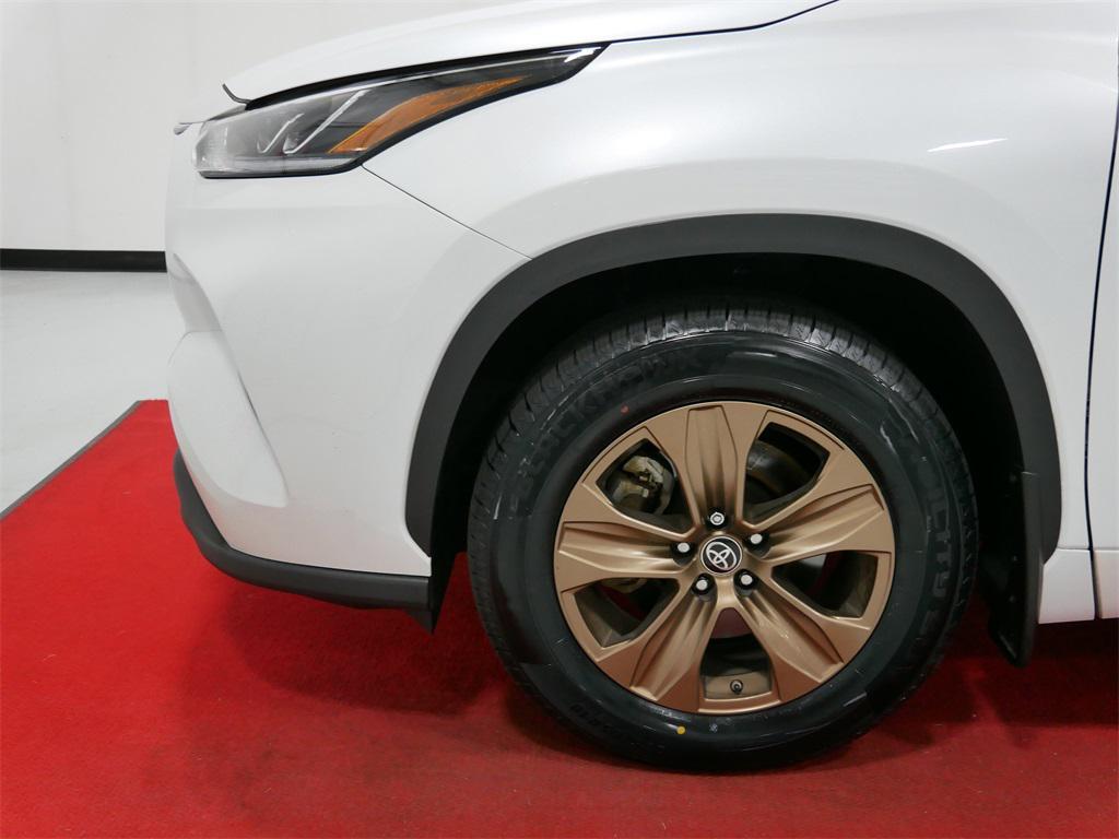 used 2023 Toyota Highlander Hybrid car, priced at $29,991