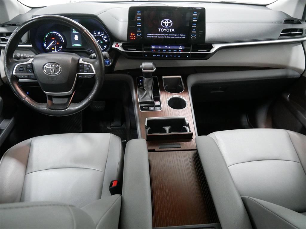 used 2024 Toyota Sienna car, priced at $39,991