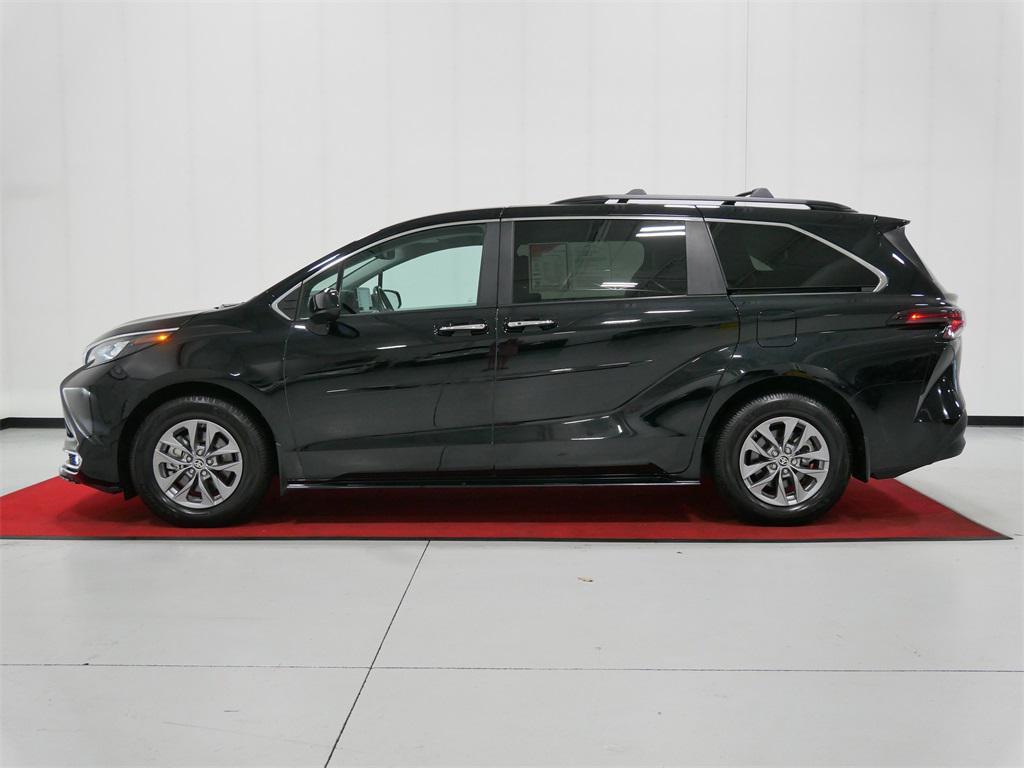 used 2024 Toyota Sienna car, priced at $39,991