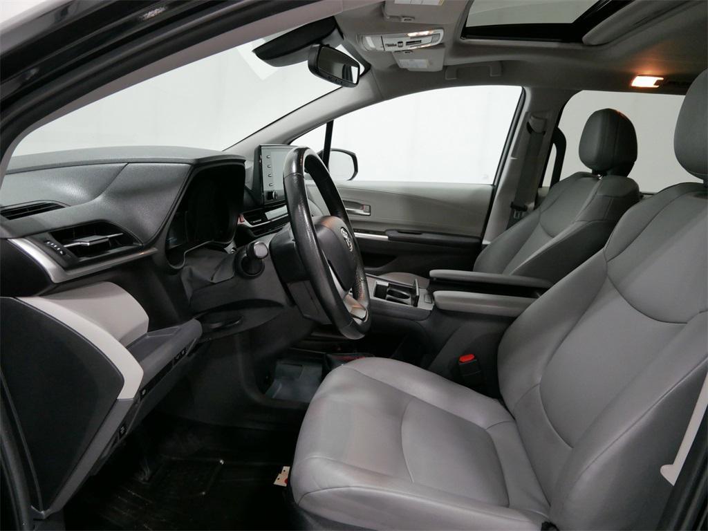 used 2024 Toyota Sienna car, priced at $39,991