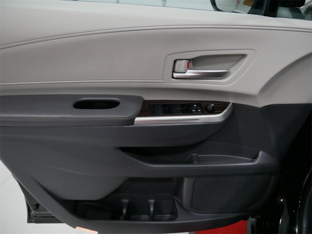 used 2024 Toyota Sienna car, priced at $39,991