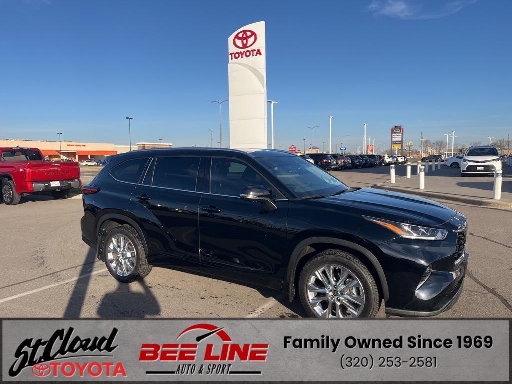 used 2023 Toyota Highlander car, priced at $44,991