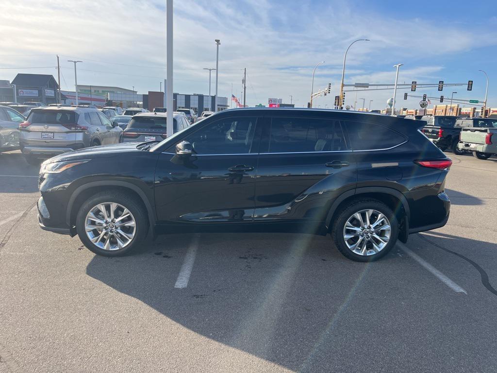 used 2023 Toyota Highlander car, priced at $44,991