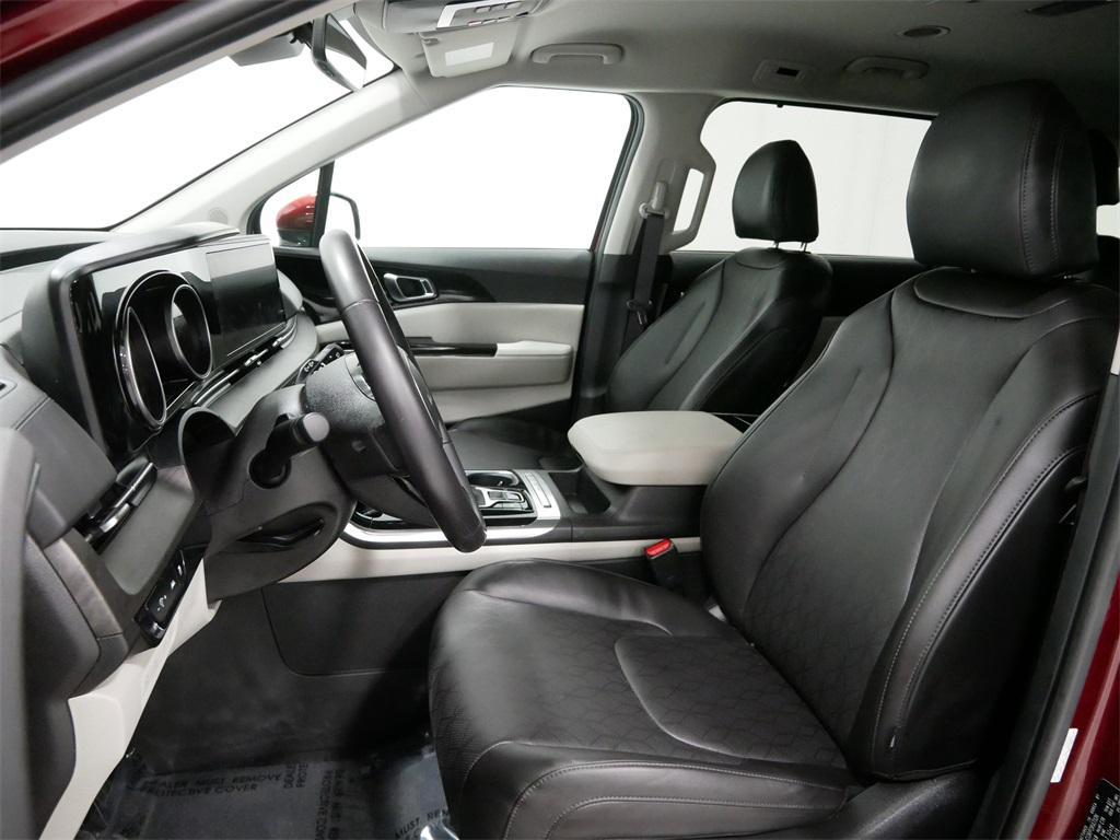 used 2024 Kia Carnival car, priced at $36,991