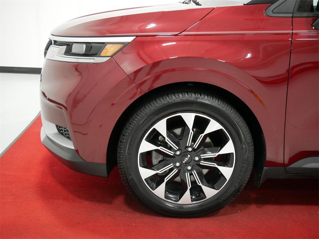 used 2024 Kia Carnival car, priced at $36,991
