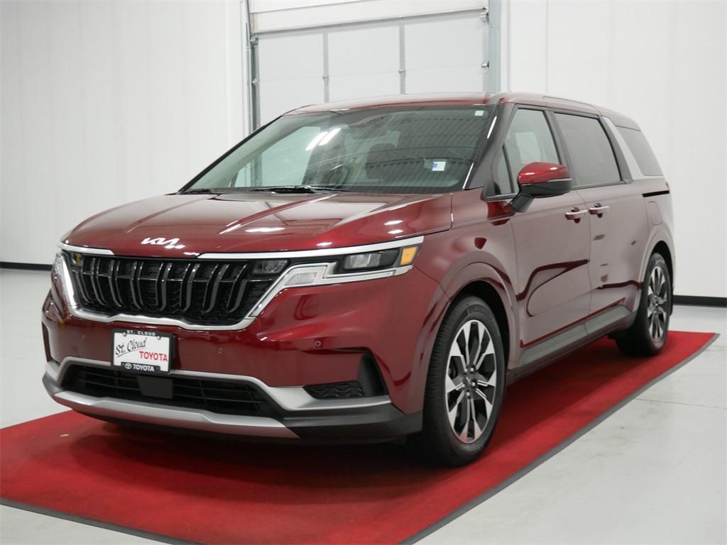 used 2024 Kia Carnival car, priced at $36,991