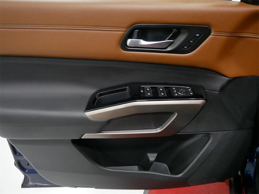 used 2024 Nissan Pathfinder car, priced at $39,291