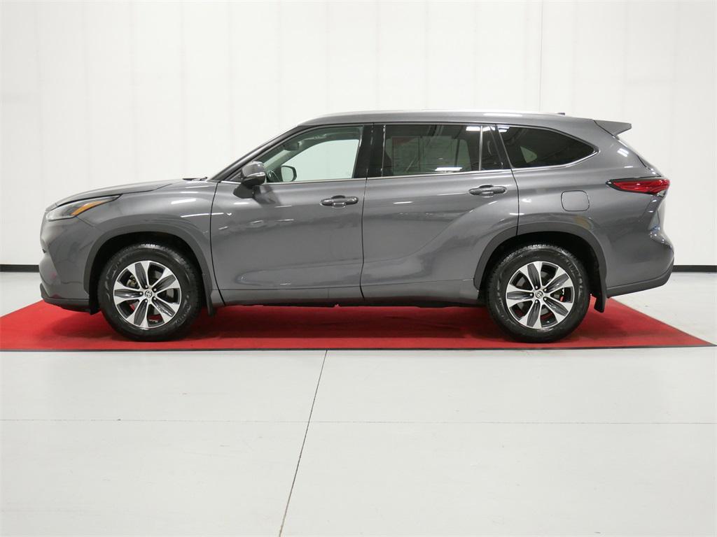used 2021 Toyota Highlander car, priced at $30,791