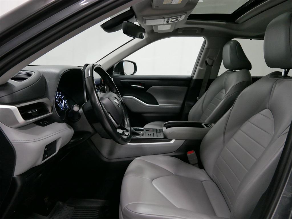 used 2021 Toyota Highlander car, priced at $30,791