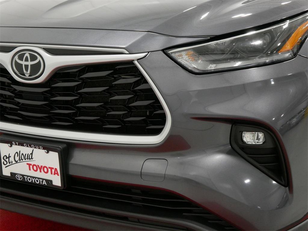 used 2021 Toyota Highlander car, priced at $30,791