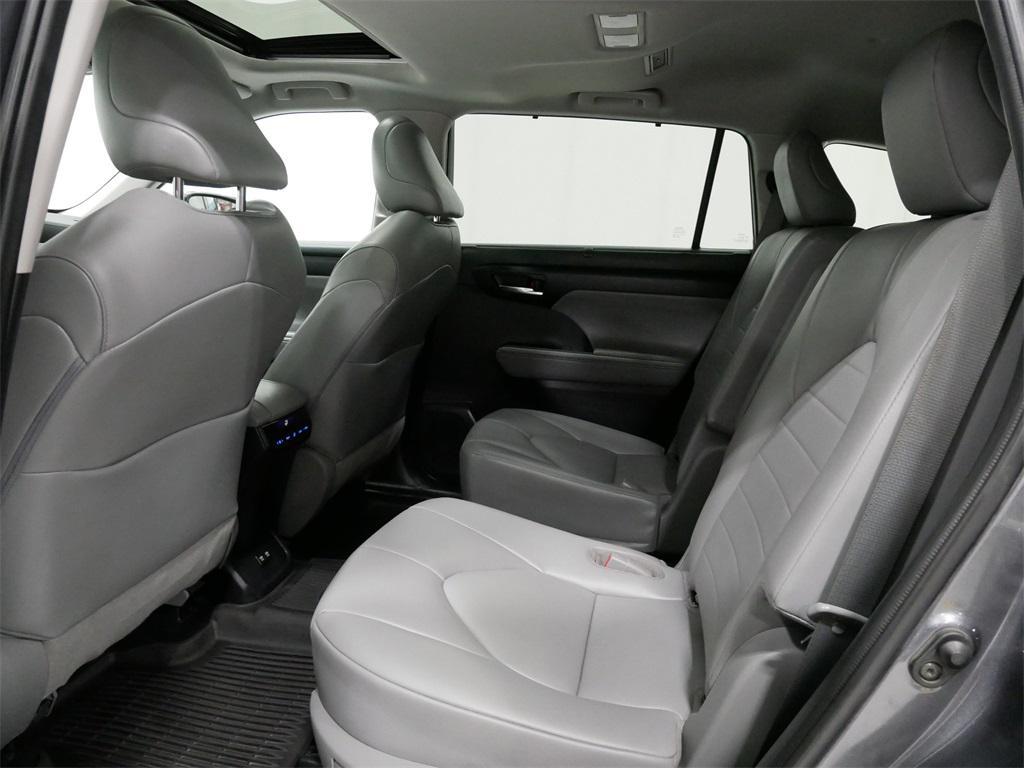 used 2021 Toyota Highlander car, priced at $30,791