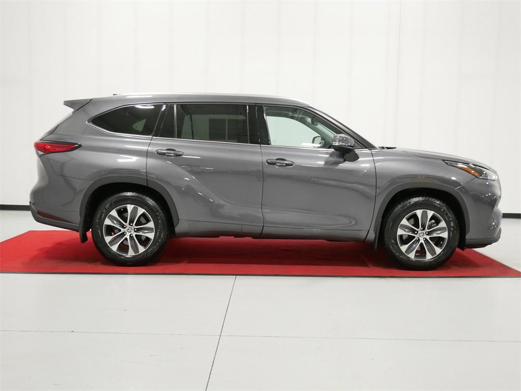 used 2021 Toyota Highlander car, priced at $30,791
