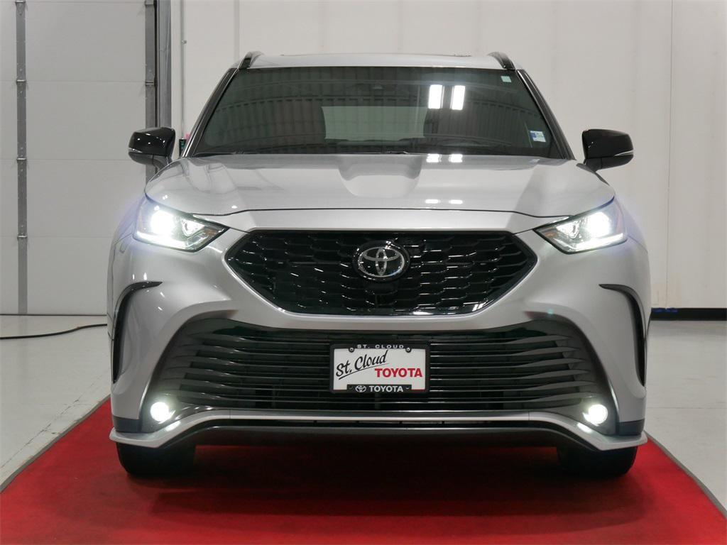 used 2023 Toyota Highlander car, priced at $42,991