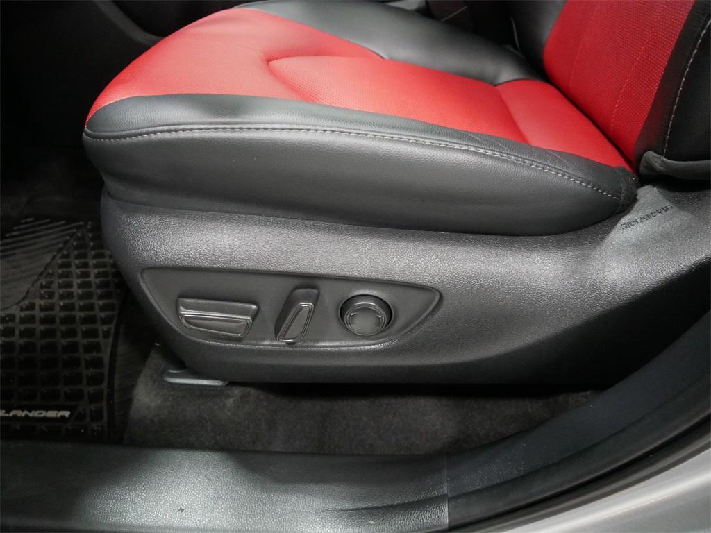 used 2023 Toyota Highlander car, priced at $42,991