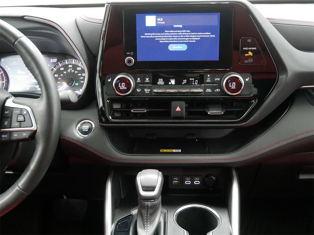 used 2023 Toyota Highlander car, priced at $42,991