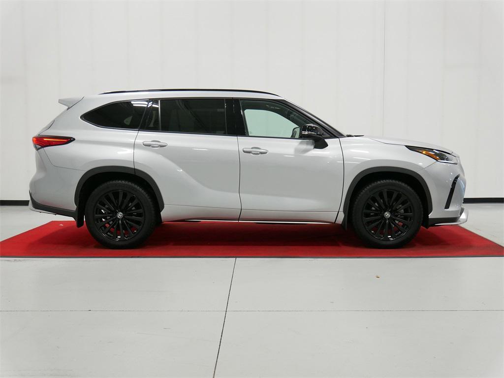 used 2023 Toyota Highlander car, priced at $42,991