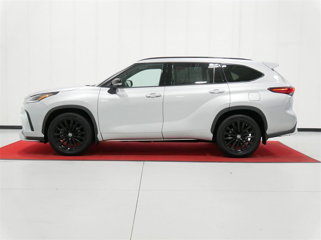 used 2023 Toyota Highlander car, priced at $42,991
