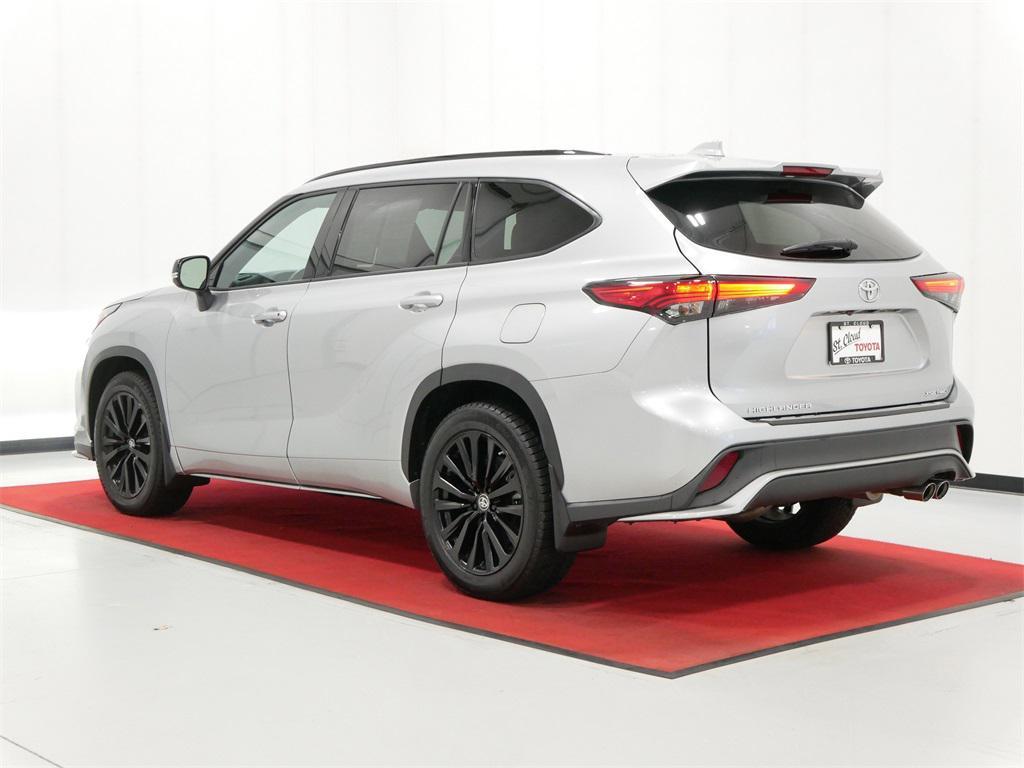 used 2023 Toyota Highlander car, priced at $42,991