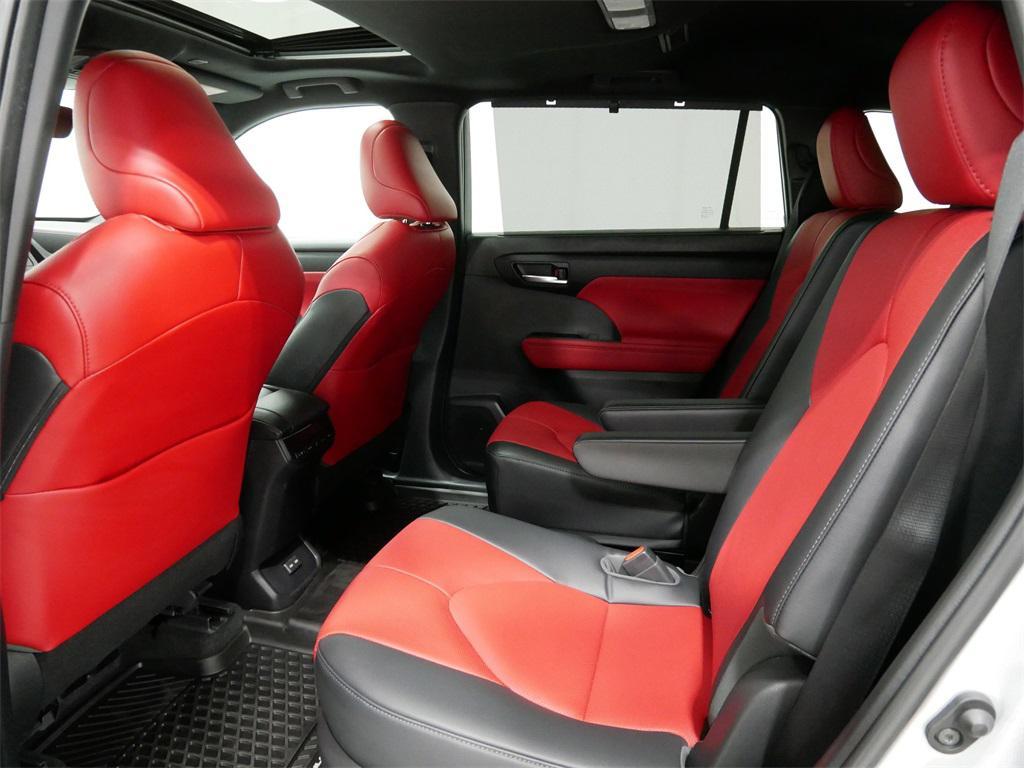 used 2023 Toyota Highlander car, priced at $42,991