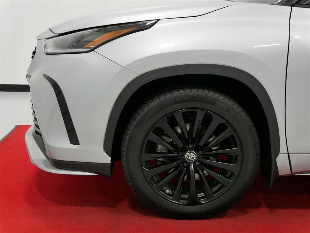 used 2023 Toyota Highlander car, priced at $42,991