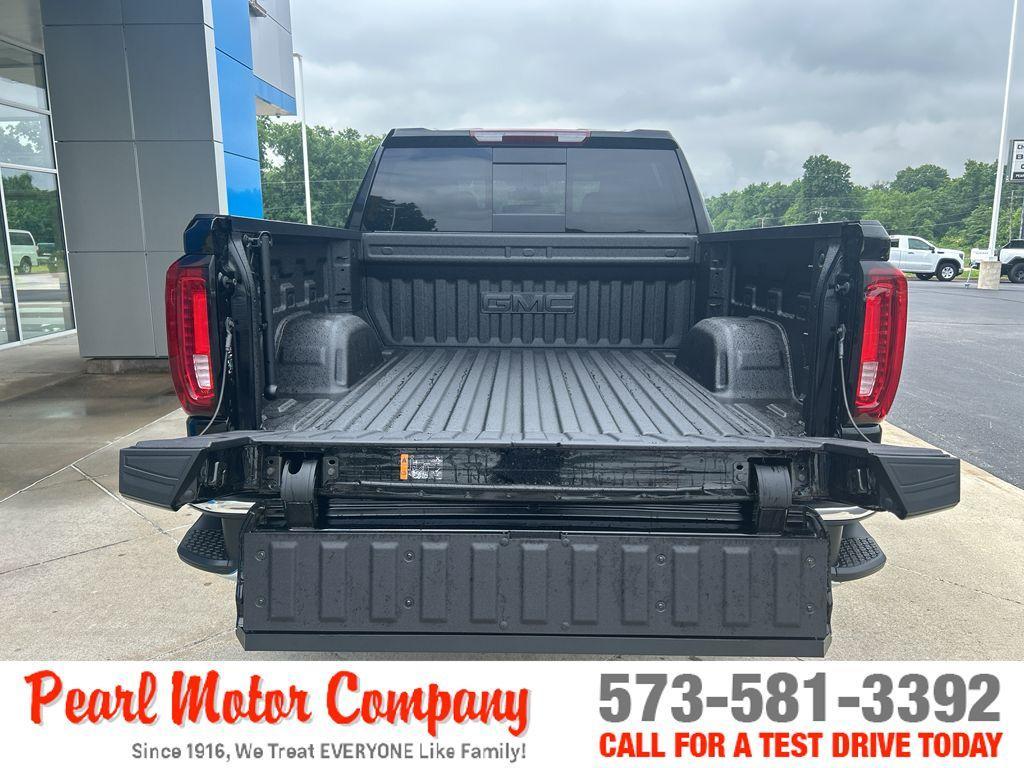 new 2025 GMC Sierra 1500 car, priced at $57,675