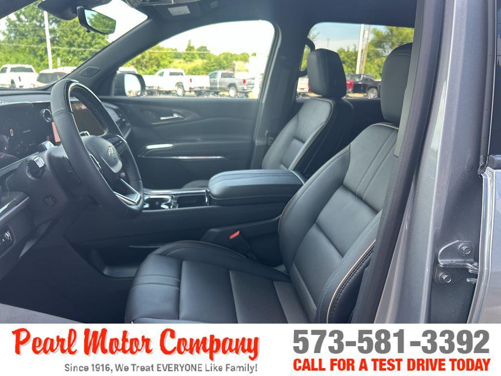 new 2025 Chevrolet Traverse car, priced at $57,370