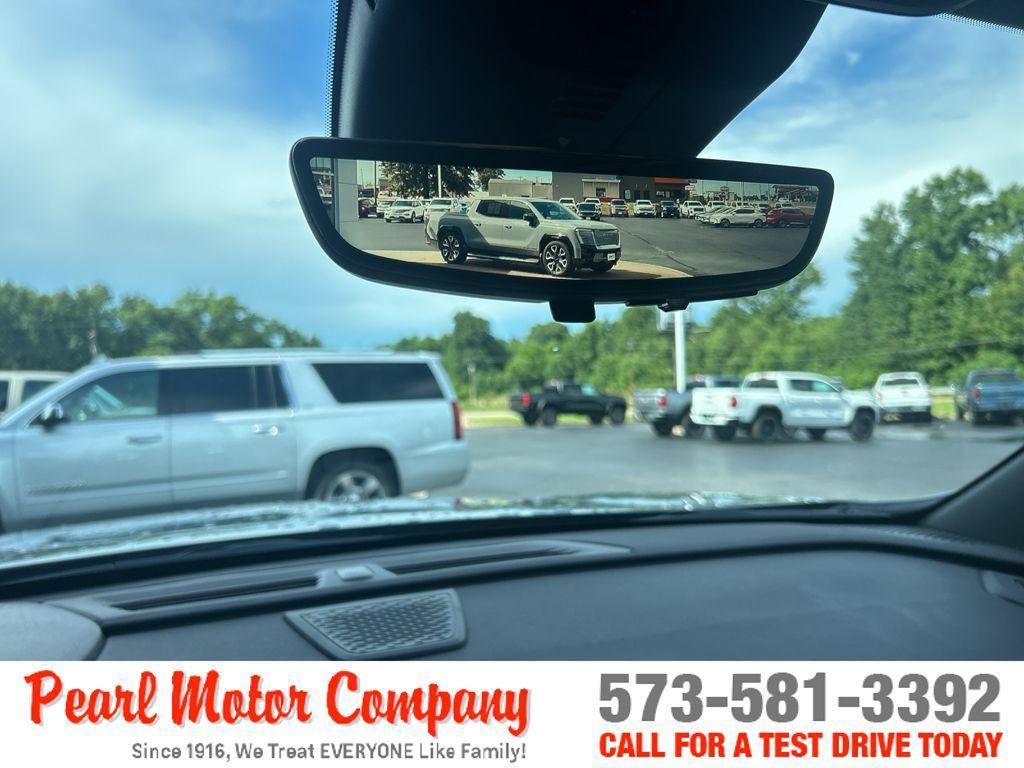 new 2025 Chevrolet Traverse car, priced at $57,370