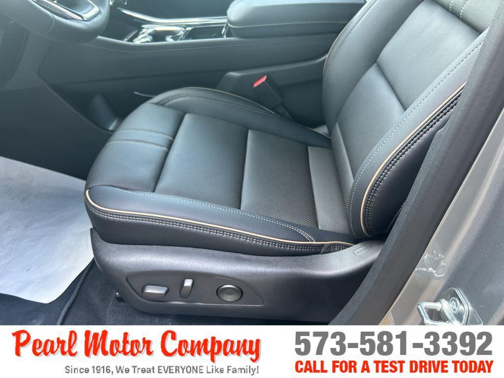 new 2025 Chevrolet Traverse car, priced at $57,370