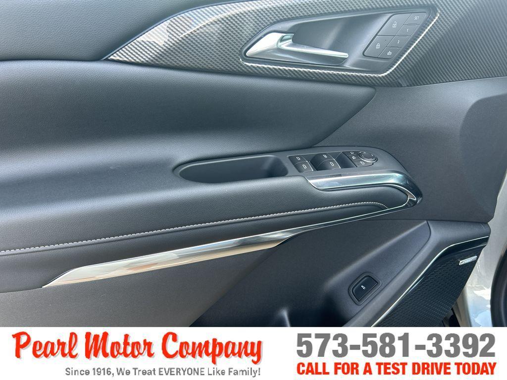 new 2025 Chevrolet Traverse car, priced at $57,370