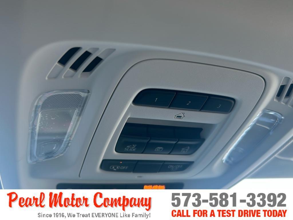 new 2025 Buick Envision car, priced at $39,235