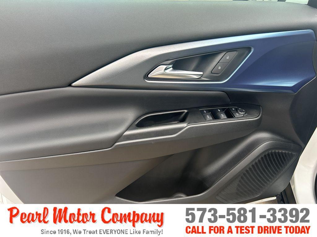new 2025 Chevrolet Equinox EV car, priced at $37,948