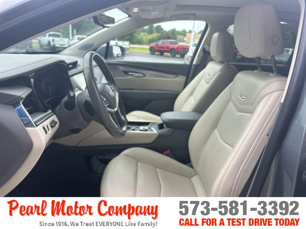 used 2020 Cadillac XT5 car, priced at $25,500