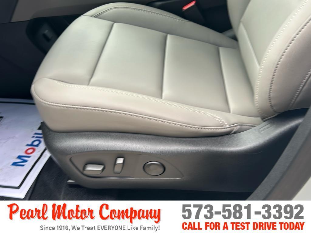 new 2025 GMC Acadia car, priced at $46,180