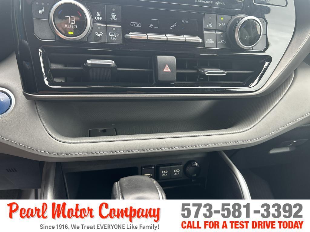 used 2021 Toyota Highlander Hybrid car, priced at $33,500
