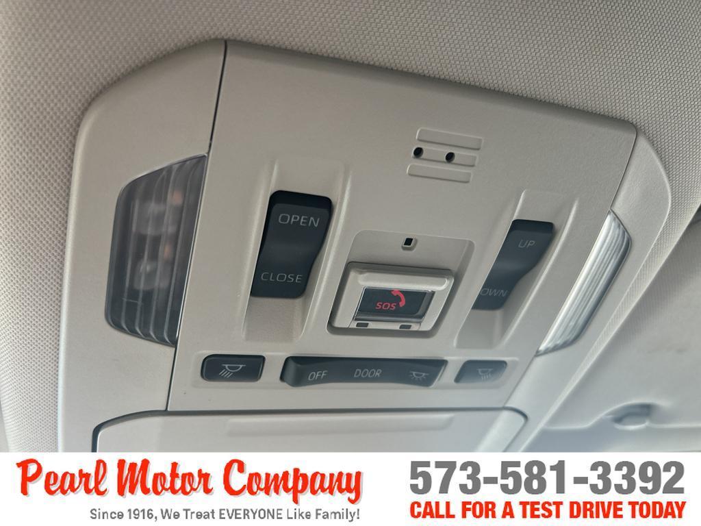 used 2021 Toyota Highlander Hybrid car, priced at $33,500