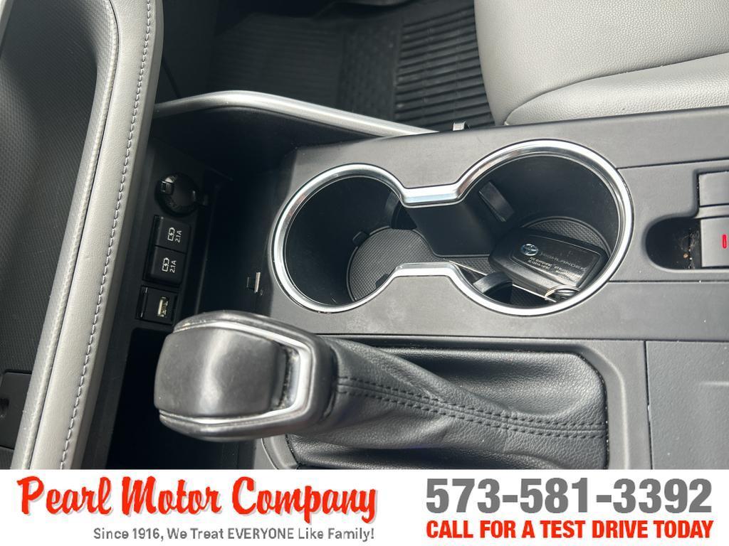 used 2021 Toyota Highlander Hybrid car, priced at $33,500