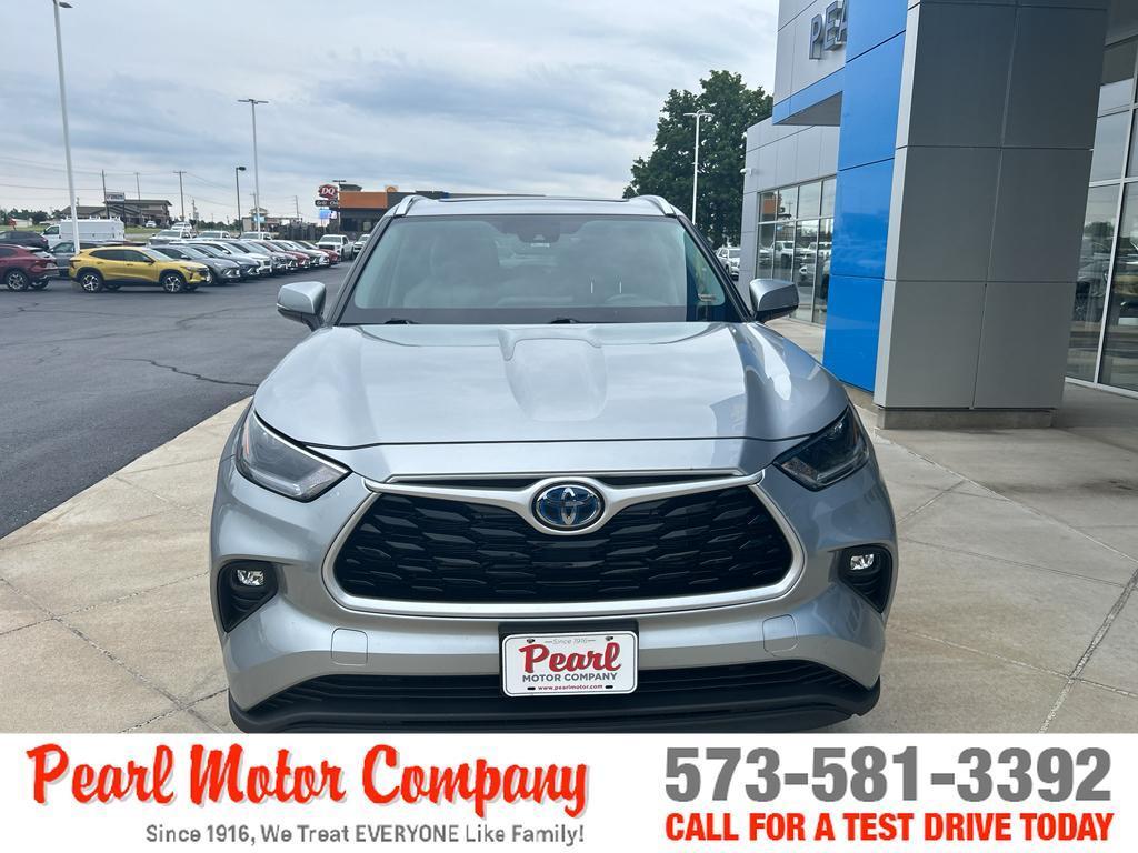 used 2021 Toyota Highlander Hybrid car, priced at $33,500