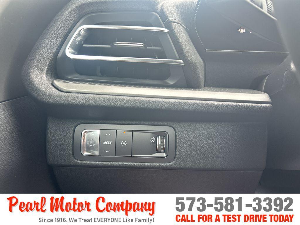 new 2025 Chevrolet Traverse car, priced at $42,695