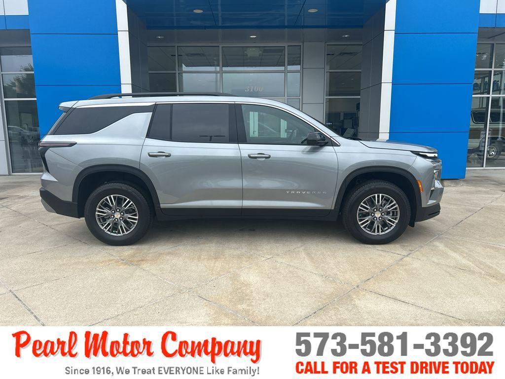new 2025 Chevrolet Traverse car, priced at $42,695