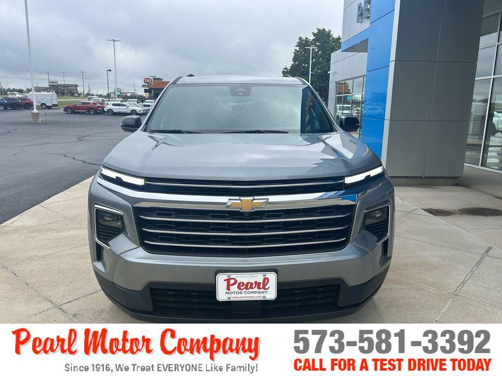 new 2025 Chevrolet Traverse car, priced at $42,695