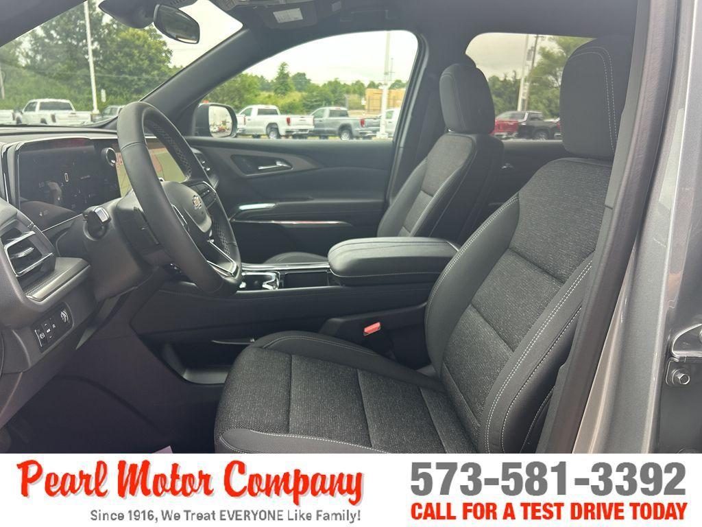 new 2025 Chevrolet Traverse car, priced at $42,695
